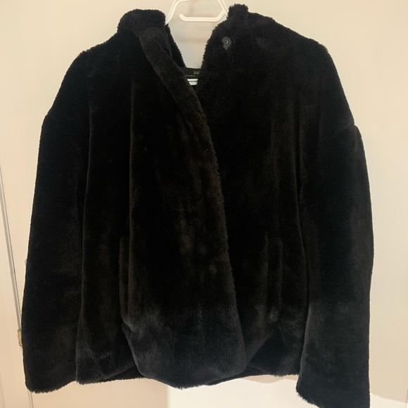 Zara Jackets & Blazers - Faux fur bomber